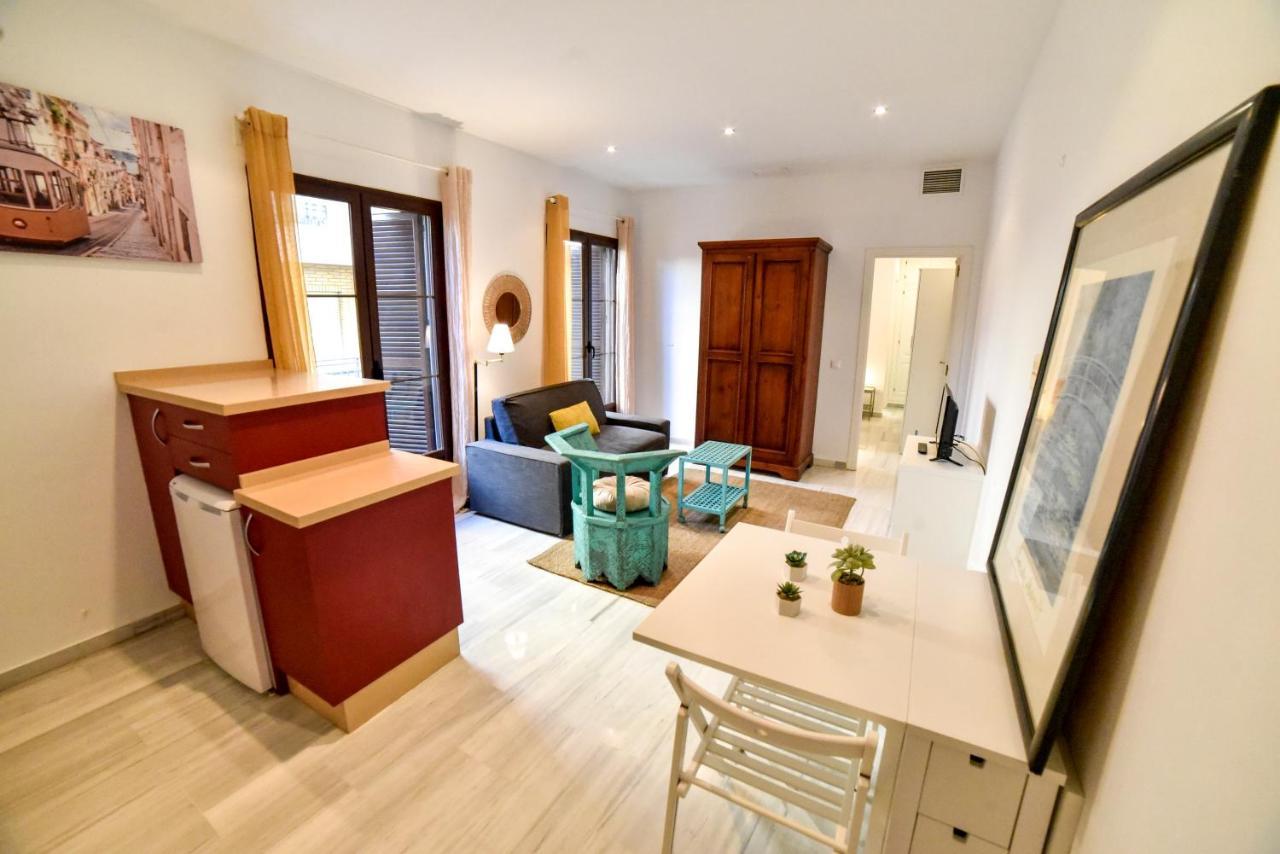 New! City Centre Apartment Seville Luaran gambar