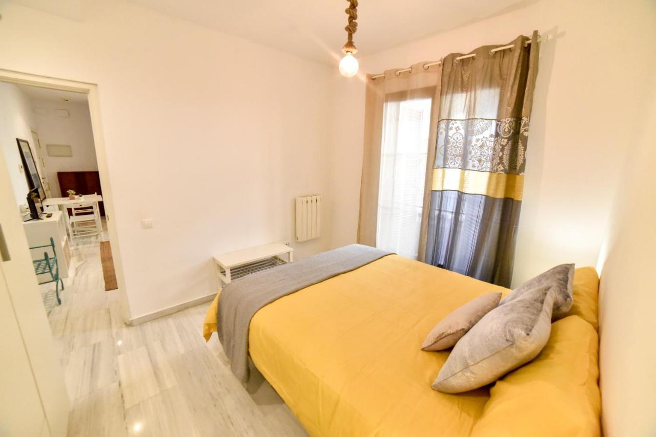New! City Centre Apartment Seville Luaran gambar